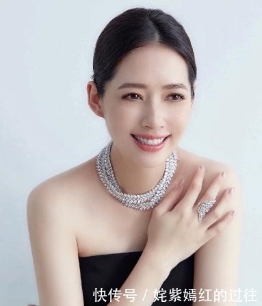 小腹|郭碧婷已成功“卸货”?工作室晒其写优雅真照,小腹平坦身材纤细