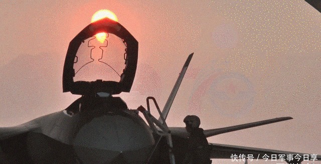矢量|歼20增重版亮相，它又不搞近距格斗，为何要上矢量推力喷管？