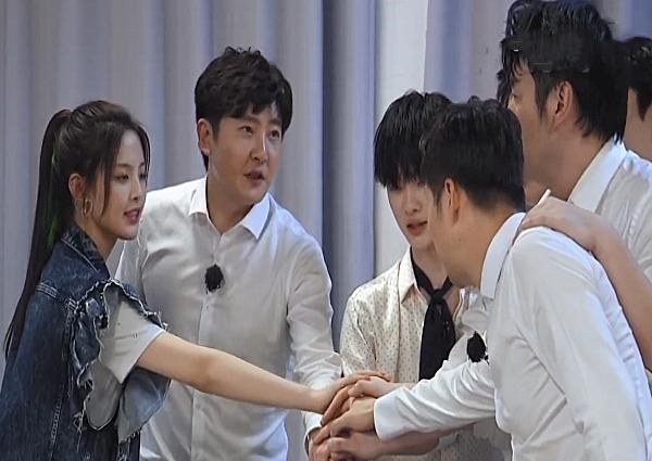  极限|极限挑战下期未播先火，嘉宾“咖位”不小，看清是谁：说啥也要追