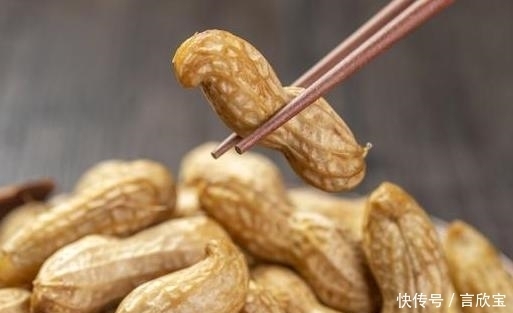 水煮花生|煮花生时,只会加盐就错了,记得多加3种调料,花生又香又入味