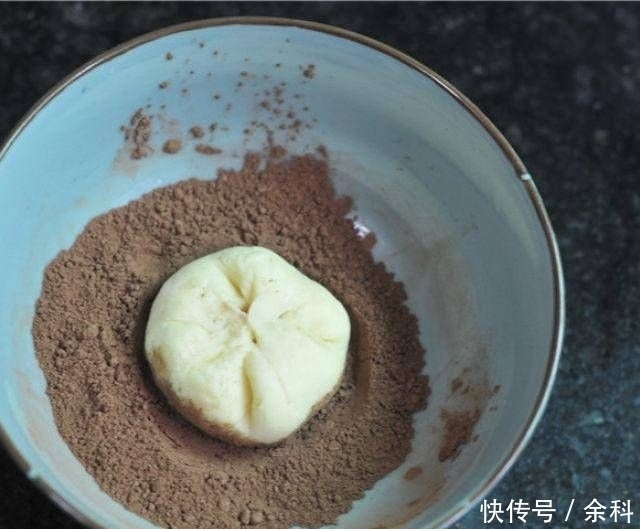 面团|玉米汁蘑菇面包，逼真，甜软上瘾