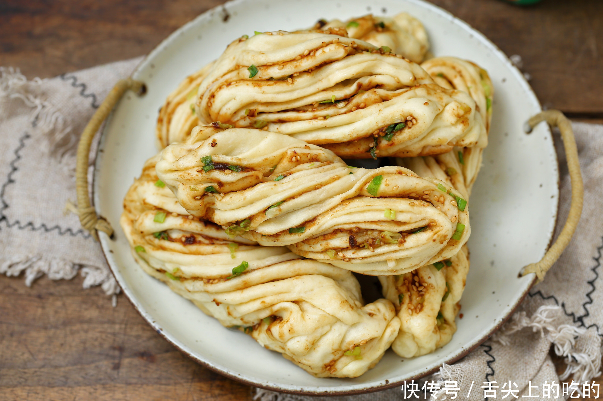 早餐|早餐就吃这面食,只需一次发酵,酱香浓郁又暄软,做一锅不够分