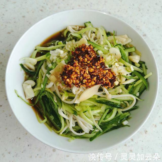 夏天|凉拌金针菇,爽口开胃,夏天吃棒极了