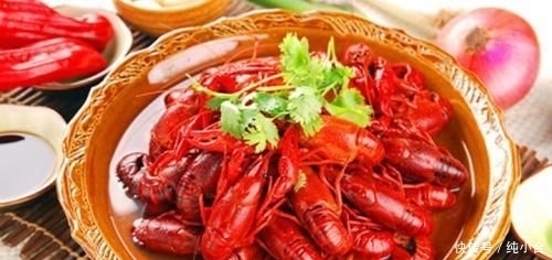 上当|吃小龙虾时,可以吃虾头和虾黄吗?看完赶紧的告诉家人别上当啦!