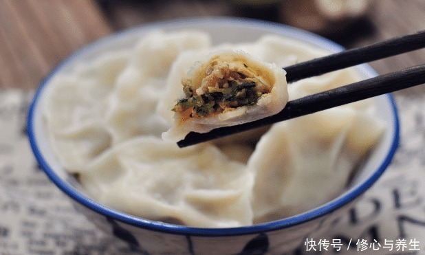 打水|59岁老师傅说调饺子馅时,有2种料不可缺少,少一种饺子都难吃