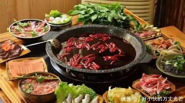 叶子|吃火锅时,垫在肉下面的青菜能吃吗?不懂的话可能会被人“嘲笑”