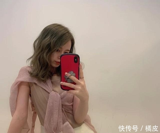 早秋|为什么日本女人都喜欢穿“透视衬衫”?夏末早秋的时髦,全靠它撑