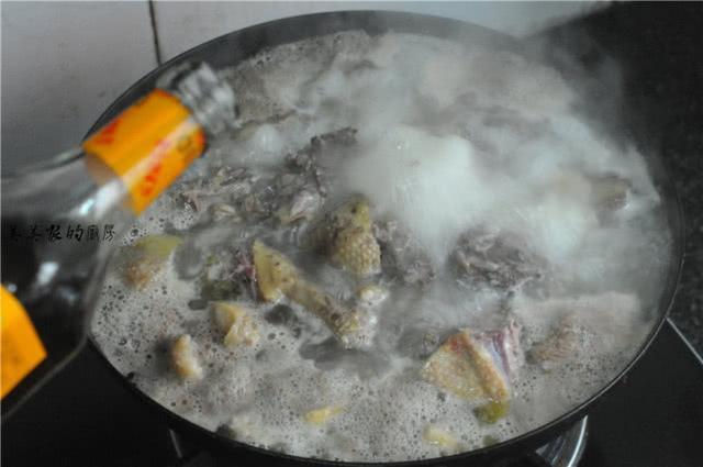  特别简单|鸭子如此烧，不腥不柴特别香，操作简单，我家每年吃掉几十只