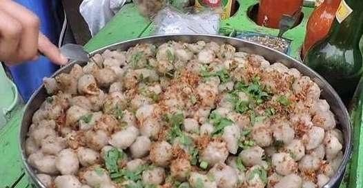 美食|农村大爷卖“独创”小吃,出摊遭疯抢,月入2万给2个儿子买了婚房