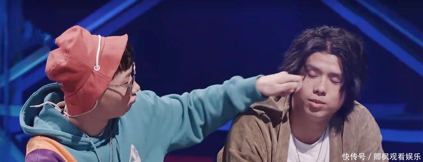 神曲|《说唱听我的》现满分神曲,全体导师泪目,小鬼看到了我自己