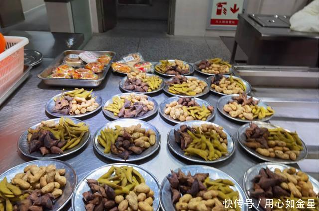 礼物|国庆遇中秋,盐工食堂美食礼物暖心送