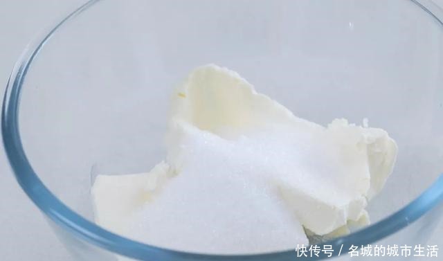 奶酪|在家也能轻松做的奶酪蒜香包,奶香味加上浓厚蒜香,让人无法抵挡