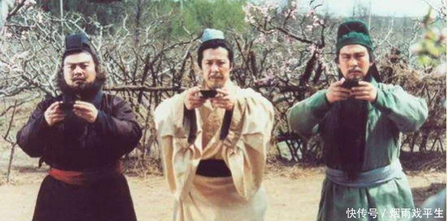 连在一起|刘备给自己两个儿子起的名字,连在一起读,暴露了他称帝的野心