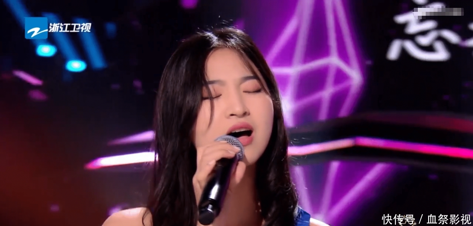 身上|中国好声音:王天琦的选歌明显送人头,但最大责任在于李宇春身上