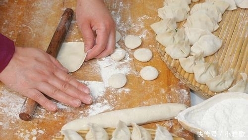  饺子馅|调饺子馅“最忌”放此物，大多数人都放，难怪饺子不鲜又难吃