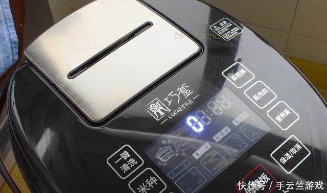 好吃|豆腐不用炒不用煮,放碗里一蒸,比水蒸蛋还爽滑!