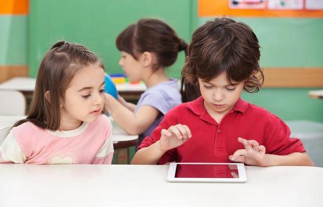 女儿|“你女儿可真漂亮”,邻居刚夸完孩子,德国夫妇就把他告上了法庭