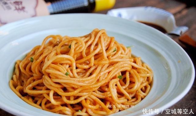 烦腻|家人最爱吃这面,一吃几十年,丝毫不烦腻,每次都光盘到底