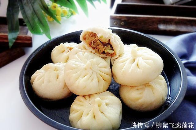 次发酵|秋天吃包子就做这个馅,不放肉却更香,顺应时节更健康
