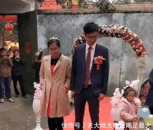 伴娘|婚礼现场新娘逃婚了，伴娘救场，没想到众人却都这样说