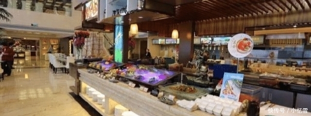 贫穷|直击：巴基斯坦“有钱人”的自助餐！网友：贫穷限制了我的想象