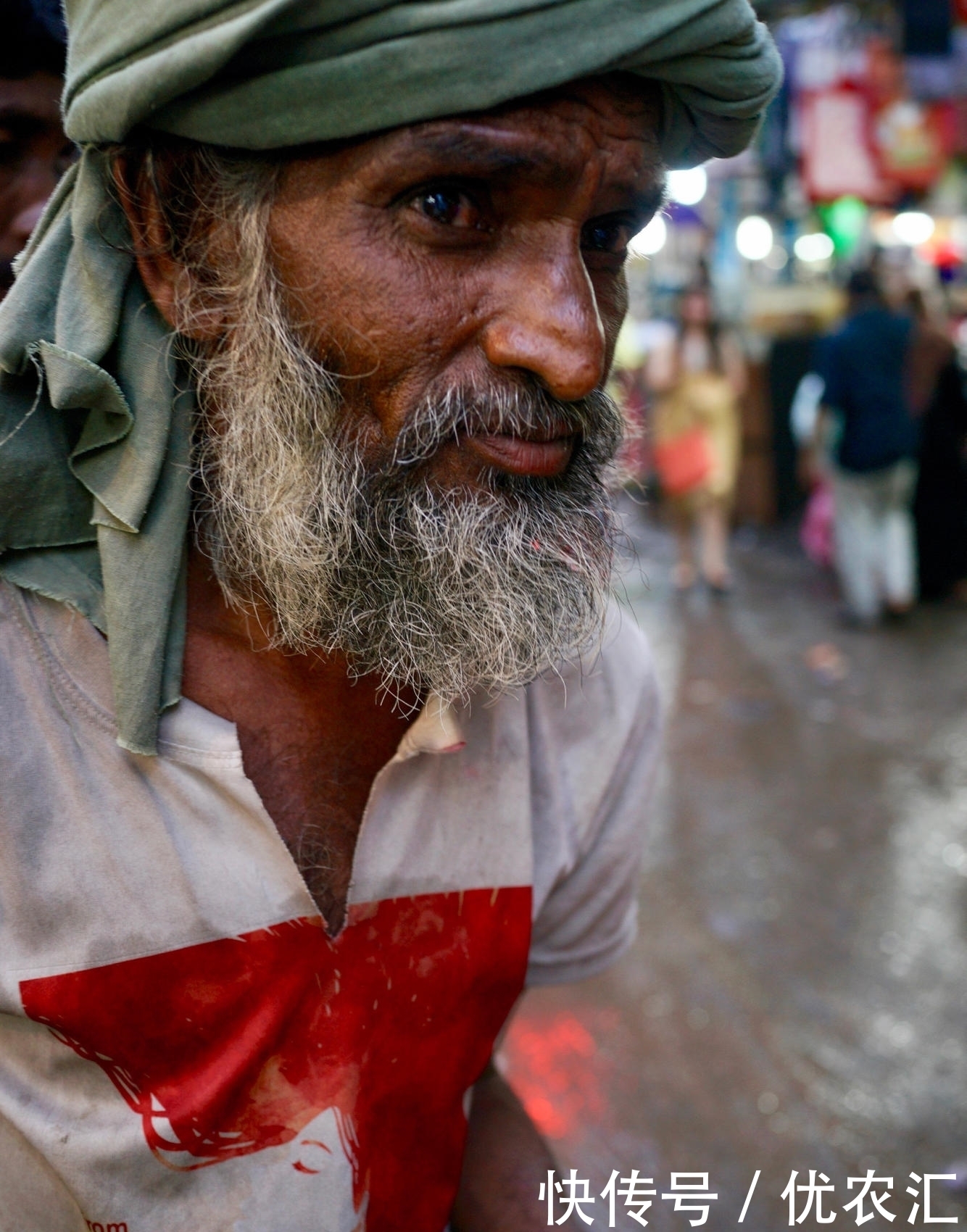 吃饭|北京小伙请印度穷人吃饭 一共要请500人