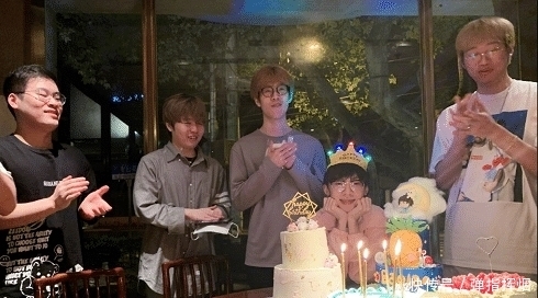 Baolan|Baolan回首发后IG渐入佳境,赛后公布生日会,果然是本人