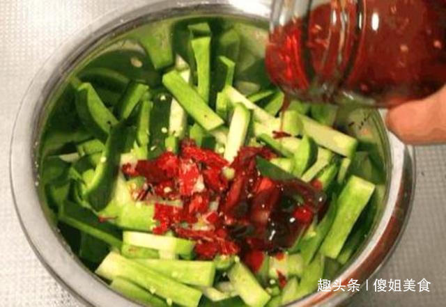 萝卜|饭店腌萝卜技巧,学会如此做,当天就能吃,简单脆爽,越吃越想吃