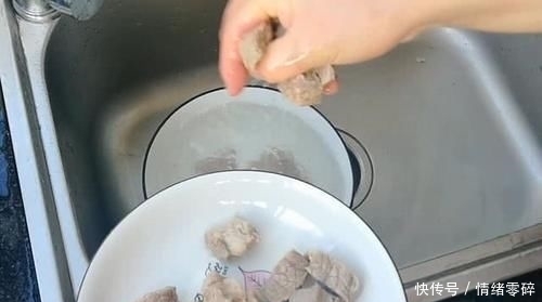 蜜汁|淮扬大厨分享“蜜汁红烧牛肉”简单好吃家常做法,加它鲜香软烂