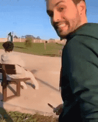 女神|搞笑GIF:美女,怎么可以这样,你可是我心中的女神啊