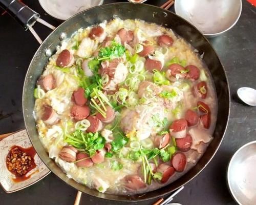  农村|农村年底吃的杀猪菜，真材实料一大桌，畅快淋漓，高档饭店吃不到