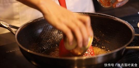 解馋|茄味油焖虾,用家常的做法,酸甜可口解馋又过瘾