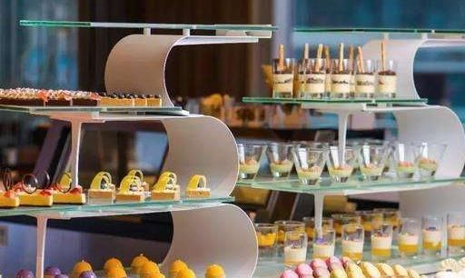 冷冻的海鲜|吃自助餐时,聪明人从来不拿这4种食物,老板一看便知是“内行”