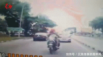 厉害|GIF搞笑趣图: 好厉害的情侣, 这几个动作实在是高难度啊!