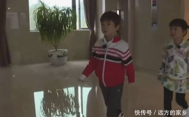 曝光|嗯哼、小山竹去找泡芙,无意间闯入吴尊房间,吴尊老婆正脸曝光