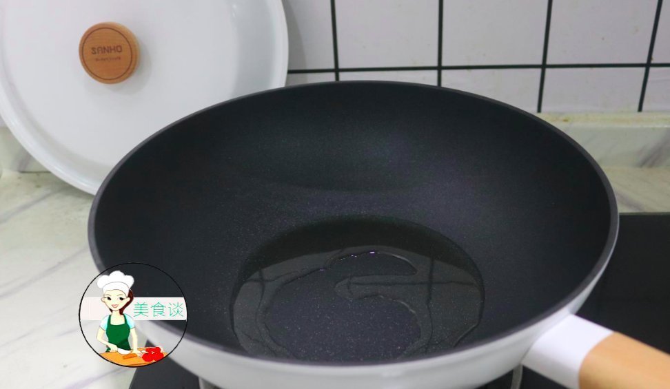  适量|秋天，少吃猪肉多吃此，2块钱炒一盘，比肉还香，营养好吃又下饭