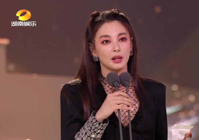 爱乐|《浪姐》宁静C位成团,平均年龄35岁,成团首秀在《爱乐之城》