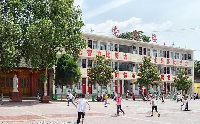  河南|河南这所小学 藏中国唯一楚王行宫遗址 千年古柏屡冒青烟至今成谜