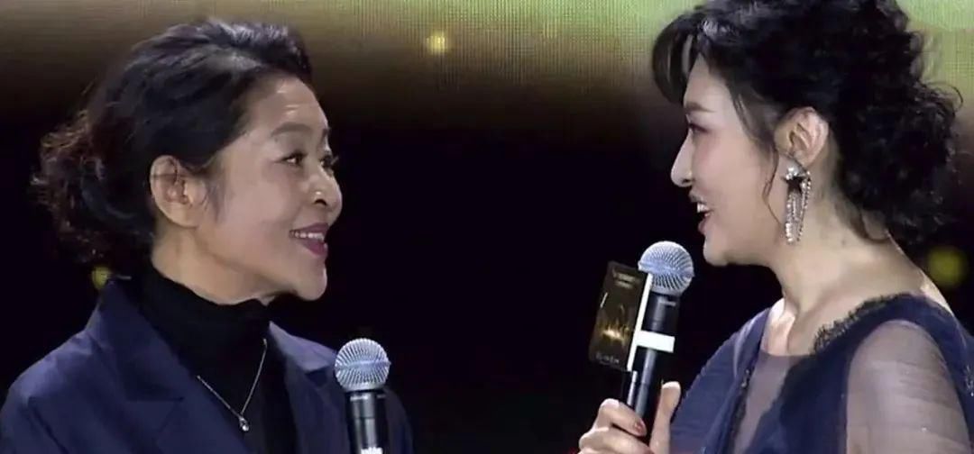 告别|曾是央视“最美”主持人挤掉倪萍,斗过董卿却突然告别央视