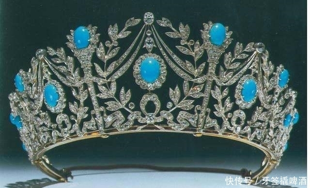 戴着|英女王妹妹的华美皇冠,各个价值连城,有一顶绿松石皇冠不知去向