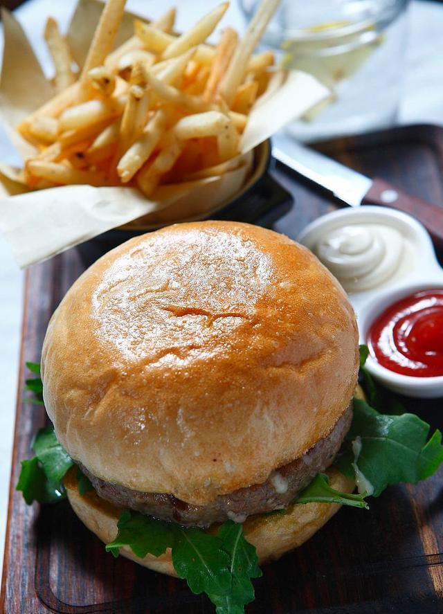 宅在家里|“长肉最快”的6种食物，劝你十一在家少吃点，T台模特从来都不碰