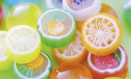 偷吃|学生党敢“放肆”偷吃的零食,认出来画笔巧克力,却被固体胶骗了