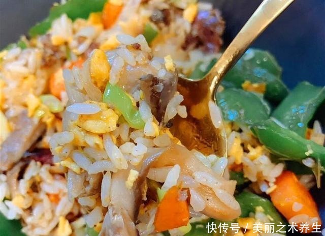 粒分明|鸡蛋炒饭,到底先炒鸡蛋还是先炒米饭学会这样做,孩子百吃不厌