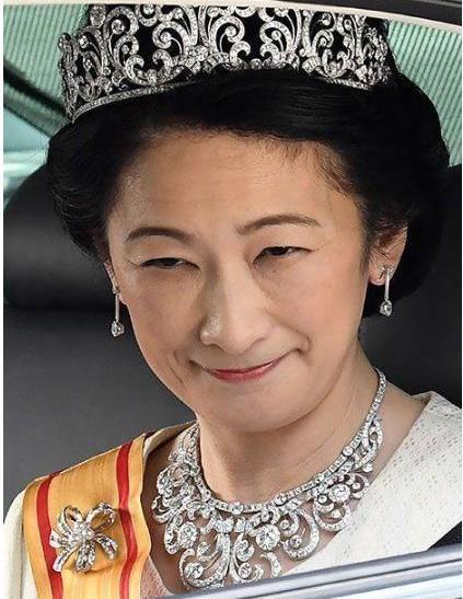 纪子|真子公主渴望拿钱离开王室,但纪子妃却拦着,要她帮弟弟登上王位