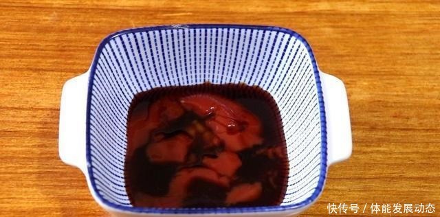 过年|过年不出门吃什么拿出朋友送的小鱼,教你糖醋凤尾鱼的做法