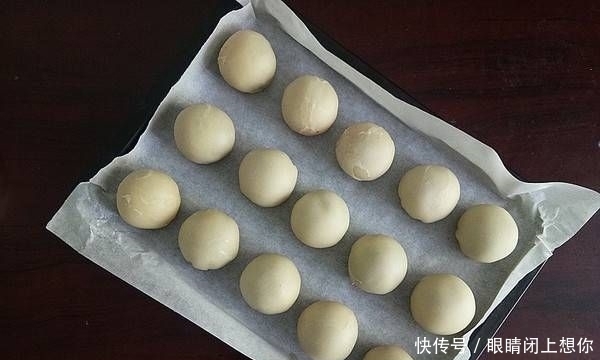  幸福|蛋黄酥，一口都是幸福！