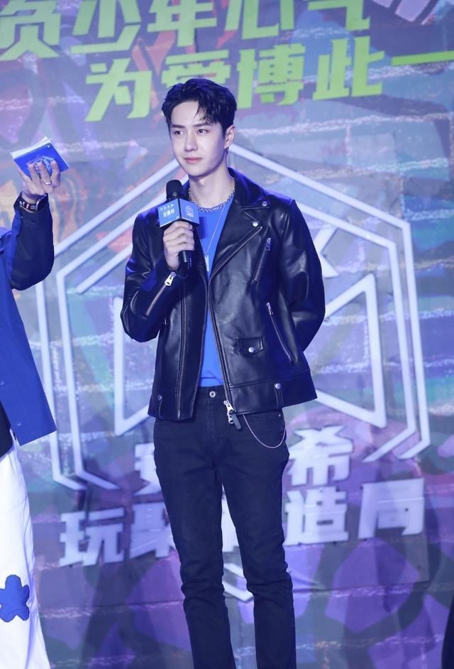 回答|王一博见面会直播,粉丝现场问了6个问题,最后一个回答出乎意料