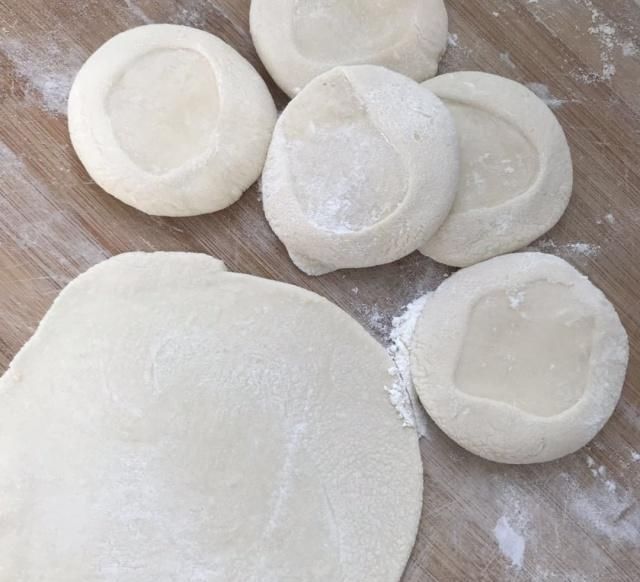 味道|皮薄馅儿大没有褶的韭菜盒子,吃出妈妈的味道