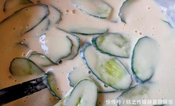  另类|黄瓜别只会凉拌着吃了，教你个“另类”的做法，香脆可口，真好吃