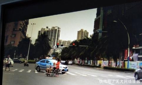  热心帮|11岁男童推89岁老人过马路意外摔跤，被索赔17万